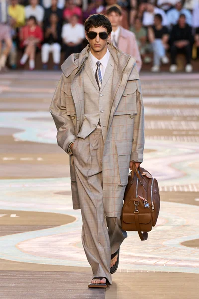 Look 65